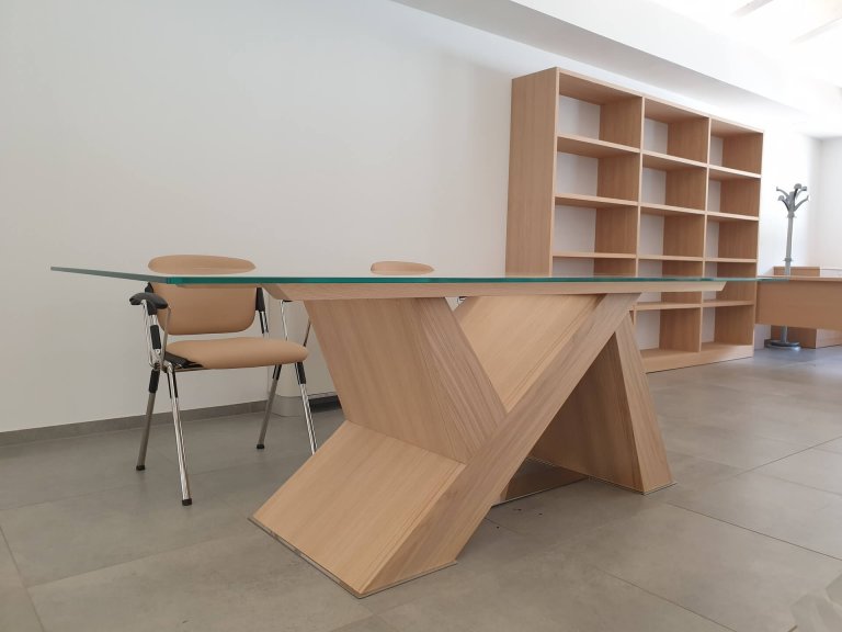 scrivania in legno su misura per ufficio - Lugano